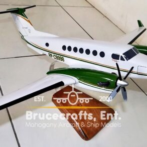 Model of Beechcraft King Air B350i (RP-C9998) with detailed craftsmanship.